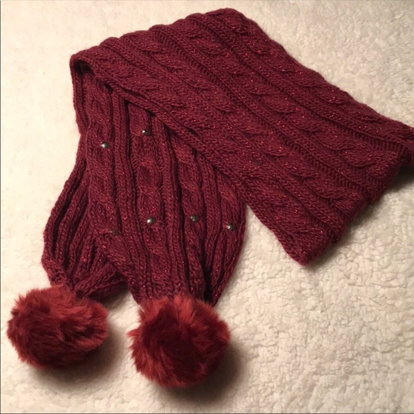 SOLD rust chunky cable knit scarf with pom pom - Picture 5 of 8